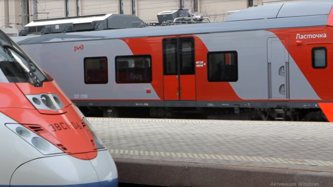 Скоростной поезд "Ласточка" совершил первый рейс из Петербурга в Тихвин