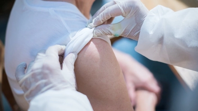 Более 60% сотрудников петербургских офисов Сбера вакцинировались от COVID-19