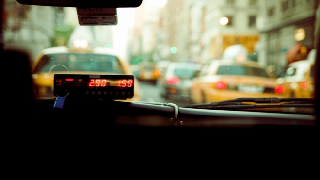 В Петербурге заработала горячая линия для пользователей такси и каршеринга