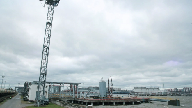 В Большом порту Петербурга заложили первую сваю нового нефтяного терминала
