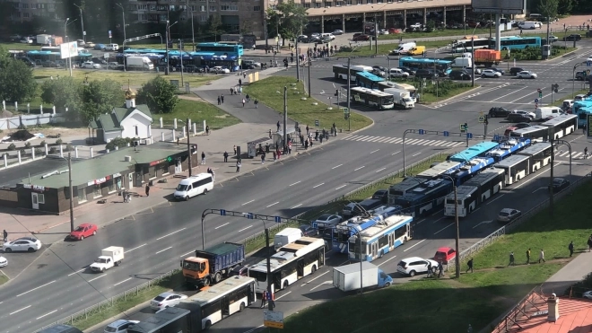 В ДТП на Софийской пострадали 16 человек