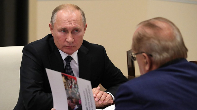 Ректор МГУ сделал подарок Путину в преддверии Дня народного единства