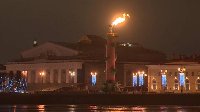 Факелы Ростральных колонн зажгут в январе в честь памятных событий два раза