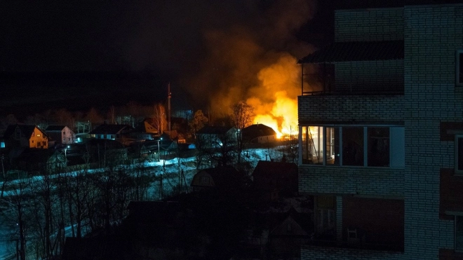 В Шлиссельбурге при пожаре в доме взорвался газовый баллон