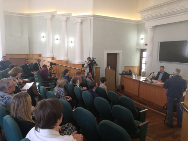 Глава Соснового Бора прокомментировал ситуацию вокруг проблемной установки лифтов в многоэтажках