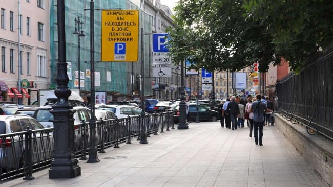 Разрешения для стоянки в зоне платной парковки на 71 улице Петербурга можно оформить с 1 ноября