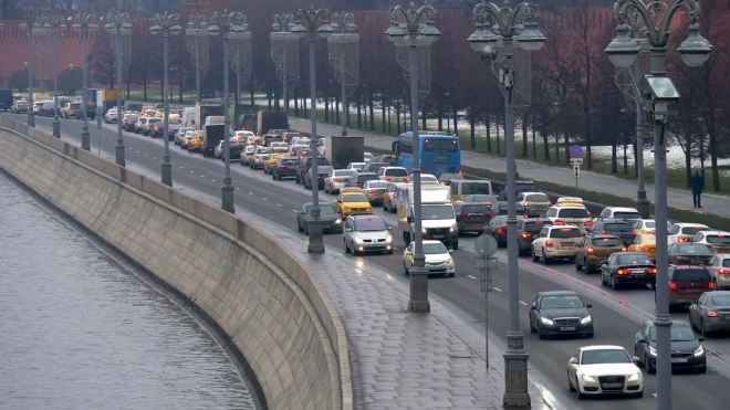 В Петербурге растут пробки из-за бесплатного проезда на ЗСД