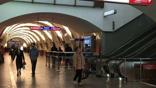 Из-за непогоды на станции "Площадь Восстания" закрыли вестибюль-2
