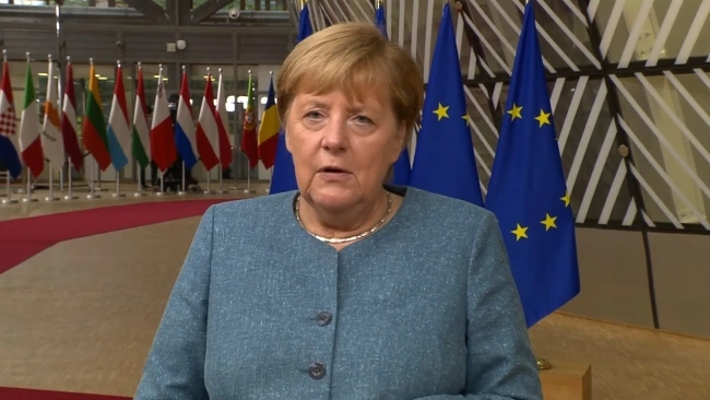 Меркель заявила, что не видит себя посредником между РФ и Украиной