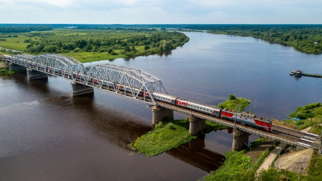 На майские праздники между Петербургом и Москвой пустят дополнительные поезда