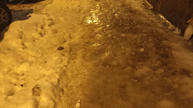 В четверг в Петербурге после падения на льду госпитализировали как минимум 7 человек