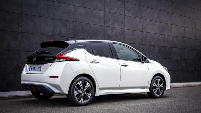 Nissan представил юбилейную версию электрокара Leaf