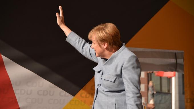 Меркель заявила, что Германия хочет хороших отношений с Россией, но есть ряд спорных пунктов 