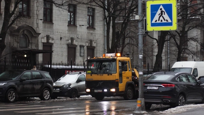 С 1 февраля в трех районах Петербурга введут ограничения на дорогах