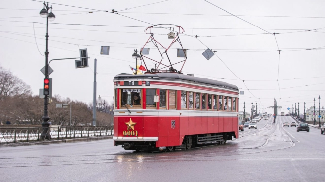 Ремонтные работы на путях изменили маршрут туристического трамвая Петербурга