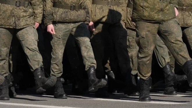Полицейские Петербурга разыскивают несколько десятков сбежавших из воинских частей