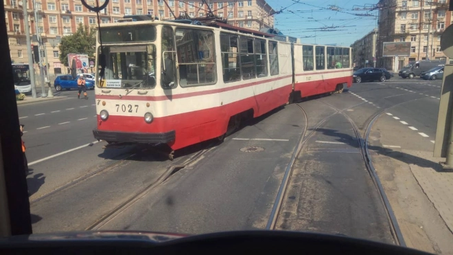На Заневской площади из-за жары лопнул трамвайный рельс