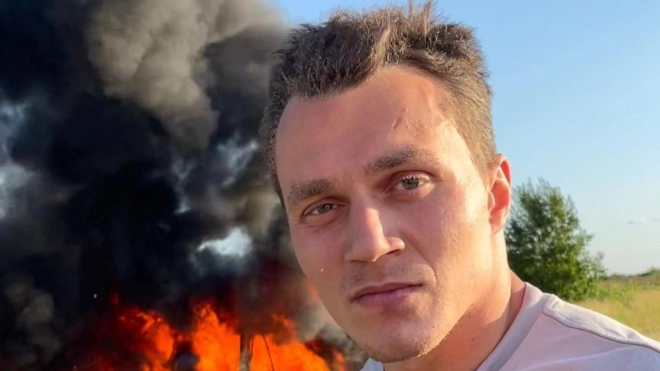 Блогер Артем Тарасов сжег в Петербурге BMW за 9 миллионов рублей