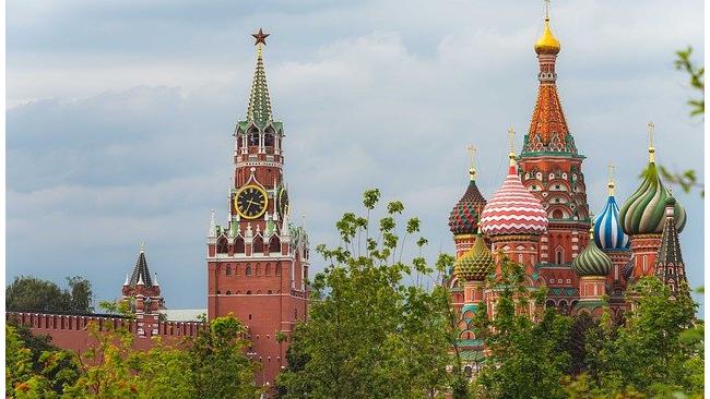 Кремль не сомневается в экономической стабильности России после новых санкций США