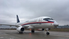 Авиакомпания "Россия" подписала контракт на поставку 15 самолетов SSJ 100