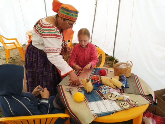 Как проходит традиционный вепсский фестиваль "Древо жизни" в селе Винницы - фото