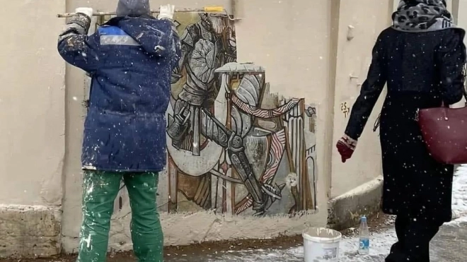 Коммунальщики решили закрасить Дон Кихота на улице Пестеля