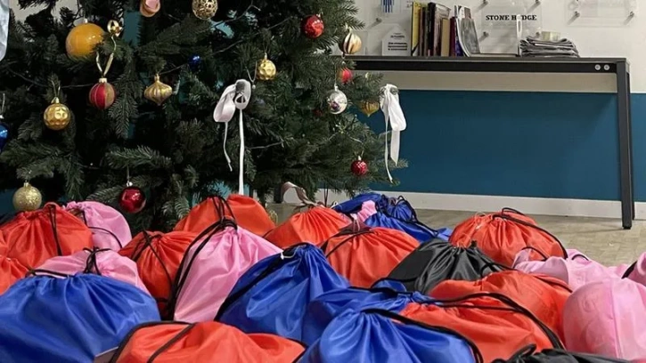 Для петербуржских бездомных собрали более 1000 подарков