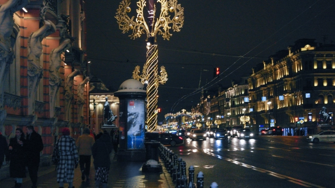 Власти Петербурга ввели послабления для работы театров и общепита на новогодних праздниках