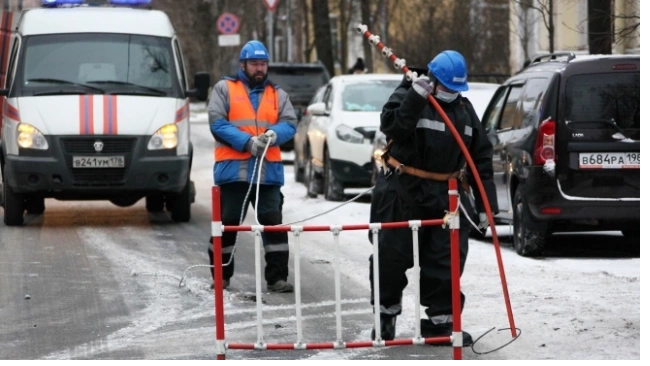 В новогодние и рождественские праздники энергетики Петербурга будут работать в режиме "технологической тишины"