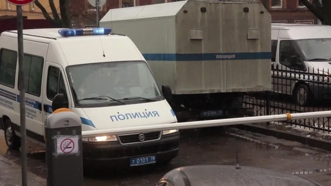 Напавший с ножом на пассажиров в Петербурге таксист задержан в Воронеже