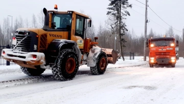 Из Петербурга за сутки на утилизацию отправили более 30 тысяч кубометров снега 