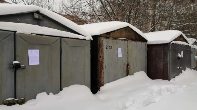 На месте незаконных гаражей на Васильевском острове построят школу 