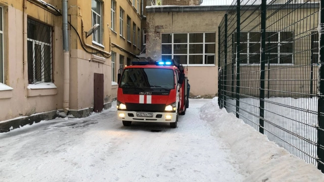 В школе на Шпалерной произошло возгорание кабеля