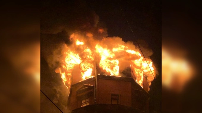 МЧС: локализовали пожар в доме Чубакова на набережной Карповки