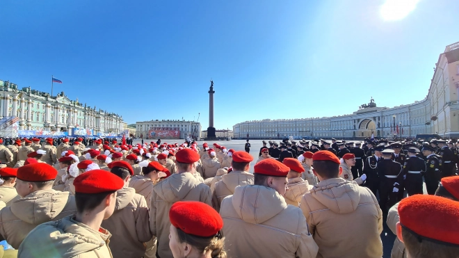 В Петербурге начался парад в честь 76-й годовщины победы в Великой Отечественной войне