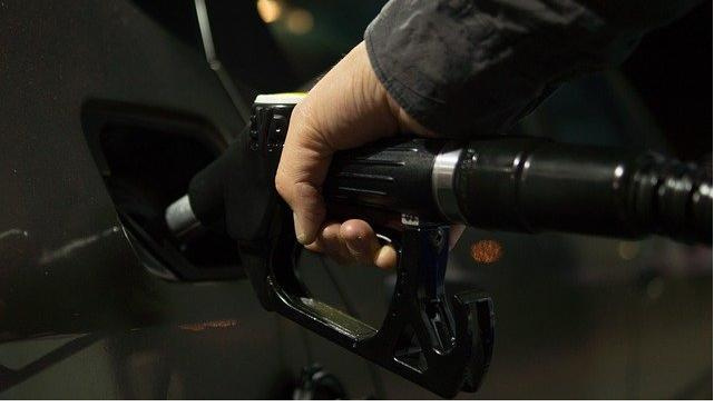 РТС: на топливном рынке в РФ возможен дефицит бензина 
