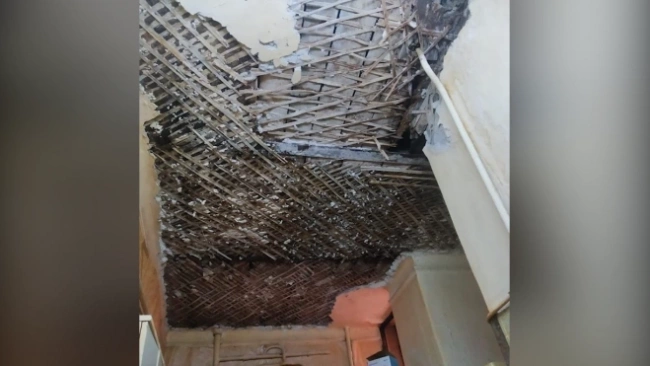 В доме Чубакова сообщили об обрушении потолка и проседании пола