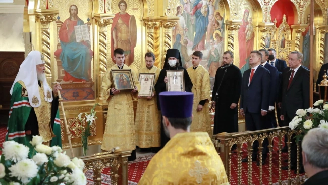 Патриарх Кирилл освятил Архиерейское подворье храма Святой Троицы на Октябрьской набережной