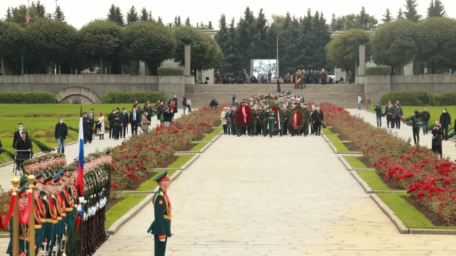 Осенью на Пискаревском кладбище планируют открыть новые мемориальные плиты