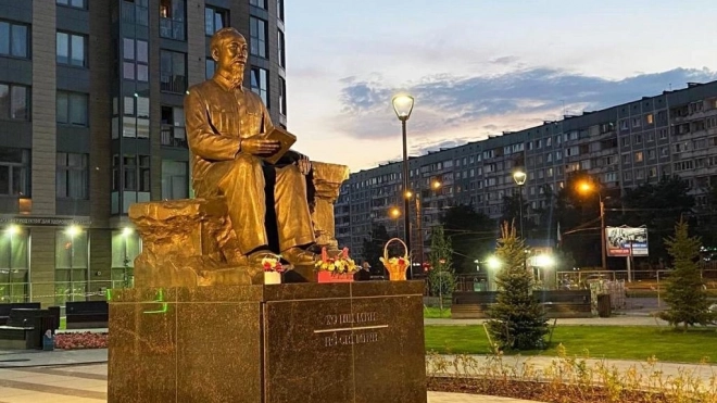 В Петербурге открыли памятник Хо Ши Мину