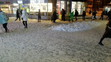 Петербуржцы пожаловались на плохую уборку тротуаров ...
