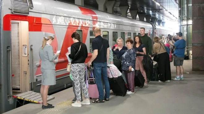 Первый поезд в Лабытнаги отправился из Петербурга