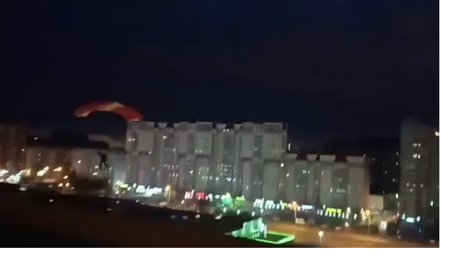 На Приморском проспекте ночью приземлились неизвестные парашютисты