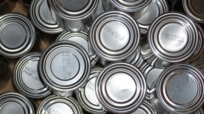 Петербуржец пытался украсть 55 банок консервов в магазине на Ветеранов