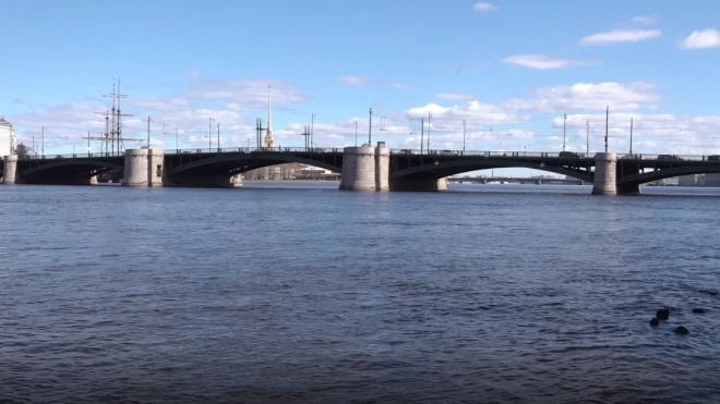 В Петербурге сдвинули сроки закрытия движения по Биржевому мосту