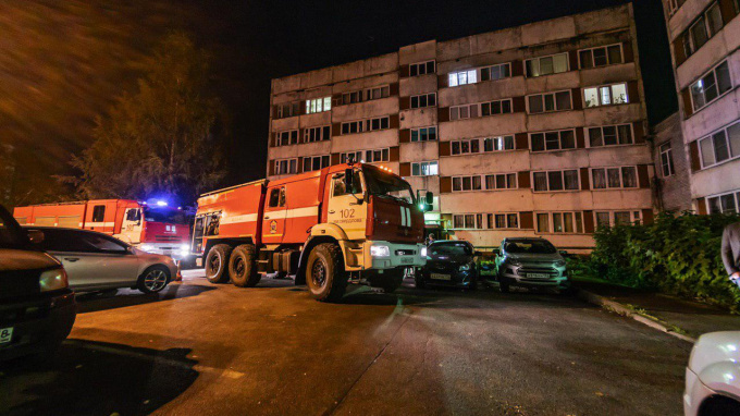 Жителей многоэтажки в Ленобласти эвакуировали из-за задымления в туалете