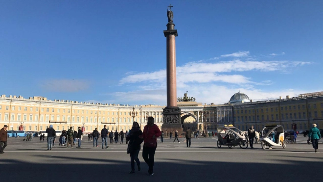 Инсталляцию "Два сердца" уберут с Дворцовой площади