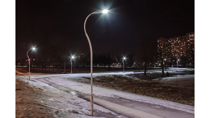 На севере Петербурга начались работы по освещению второй очереди Муринского парка