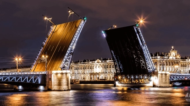 Из-за непогоды в Петербурге отменили развод мостов 30 октября