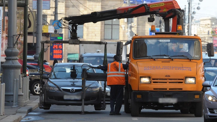С 29 июня эвакуацией автомобилей в Петербурге будет заниматься комитет по транспорту